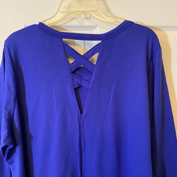 AVE LEISURE Thankful Sweatshirt Purchased from Catherines - Picture 6 of 6